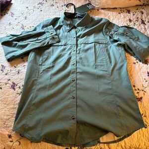 Woman’s Tropicwear Long Sleeve Shirt NWT Size Medium